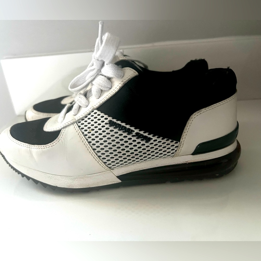 Used Michael Kors sneaks